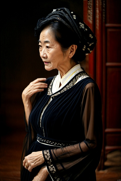 70-year-old woman, , yueliangmen, chengqiang, , blace lace,