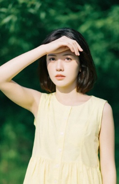 清新写真美女 by 靓均 on Tensor.Art