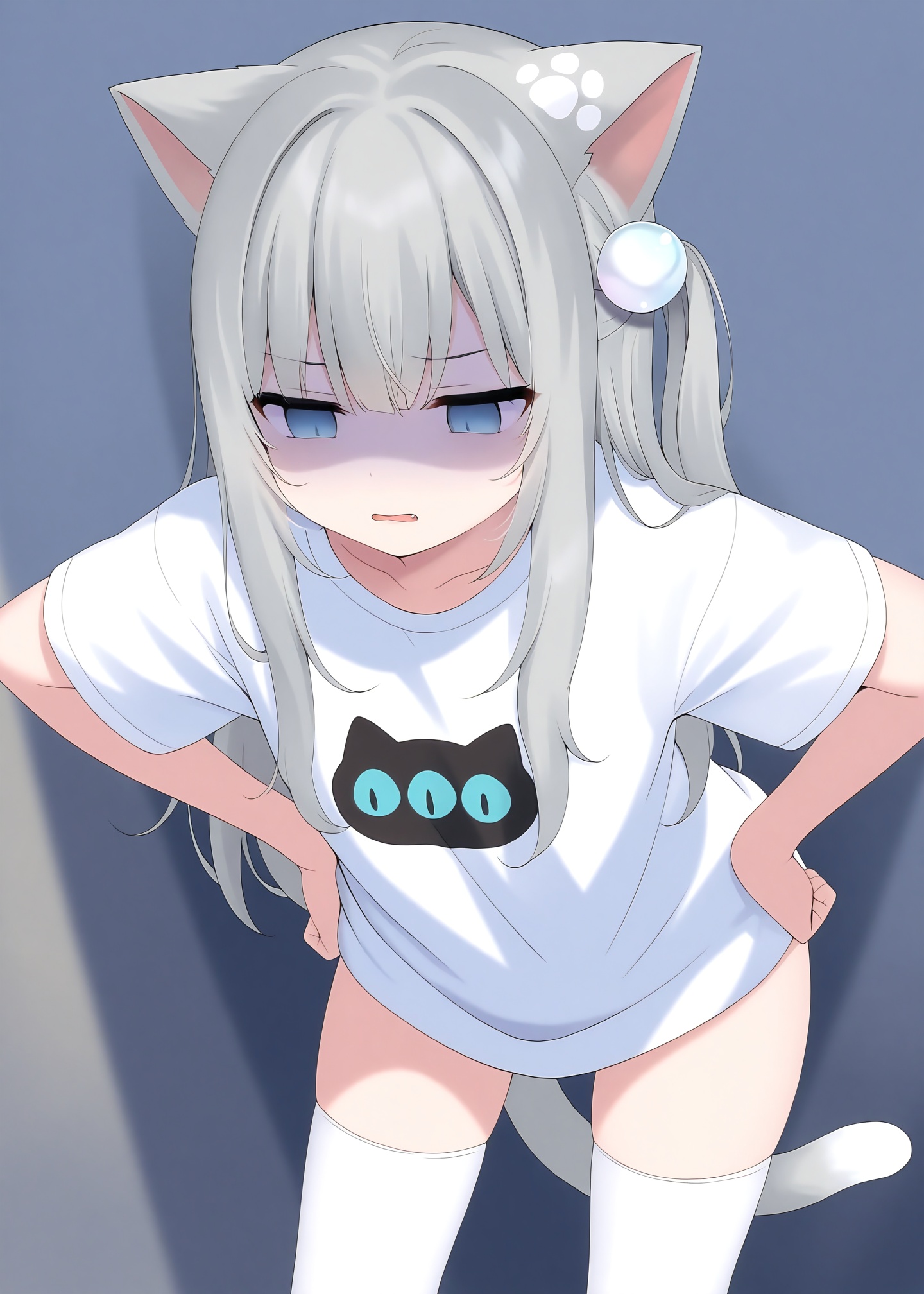 masterpiece,absurdres,best quality,petite,high quality,//,1girl,animal ears,cat ears,tail,cat tail,cat girl,solo,shirt,grey hair,thighhighs,long hair,blue eyes,hands on own hips,white shirt,white thighhighs,shaded face,short sleeves,clothes writing,leaning forward,hair ornament,t-shirt,cat print,one side up,print shirt,disgust,parted lips,virtual youtuber,standing,//,<lora:amashiro_natsuki ——【CKXL】hans:0.8>,