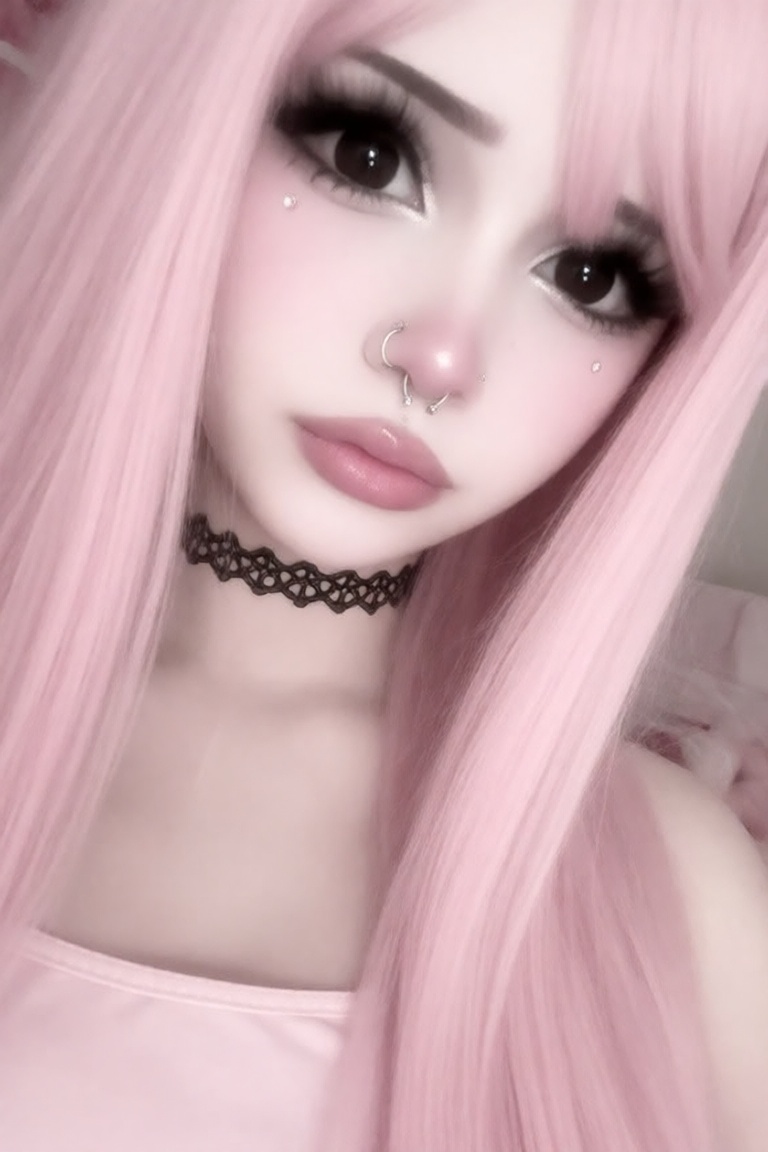 1girl,  solo,  tight semi-close-up selfie on Tensor.Art