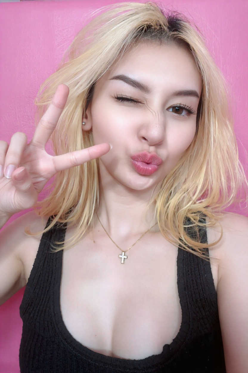 ChloeR3,  a woman in her twenties with light skin,  brown eyes on Tensor.Art
