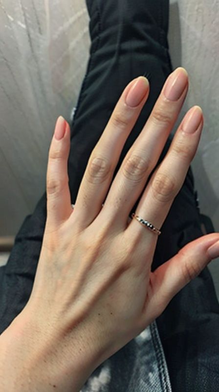 A girl Show her Beautiful hands. Masterpiece.The perfect hand,Realistic hands,pink finger nails.5fingers. Hand101. Smooth skin.,feet101, <lora:EMS-14532-EMS:0.4>, <lora:EMS-14491-EMS:0.4>, <lora:EMS-6531-EMS:0.5>