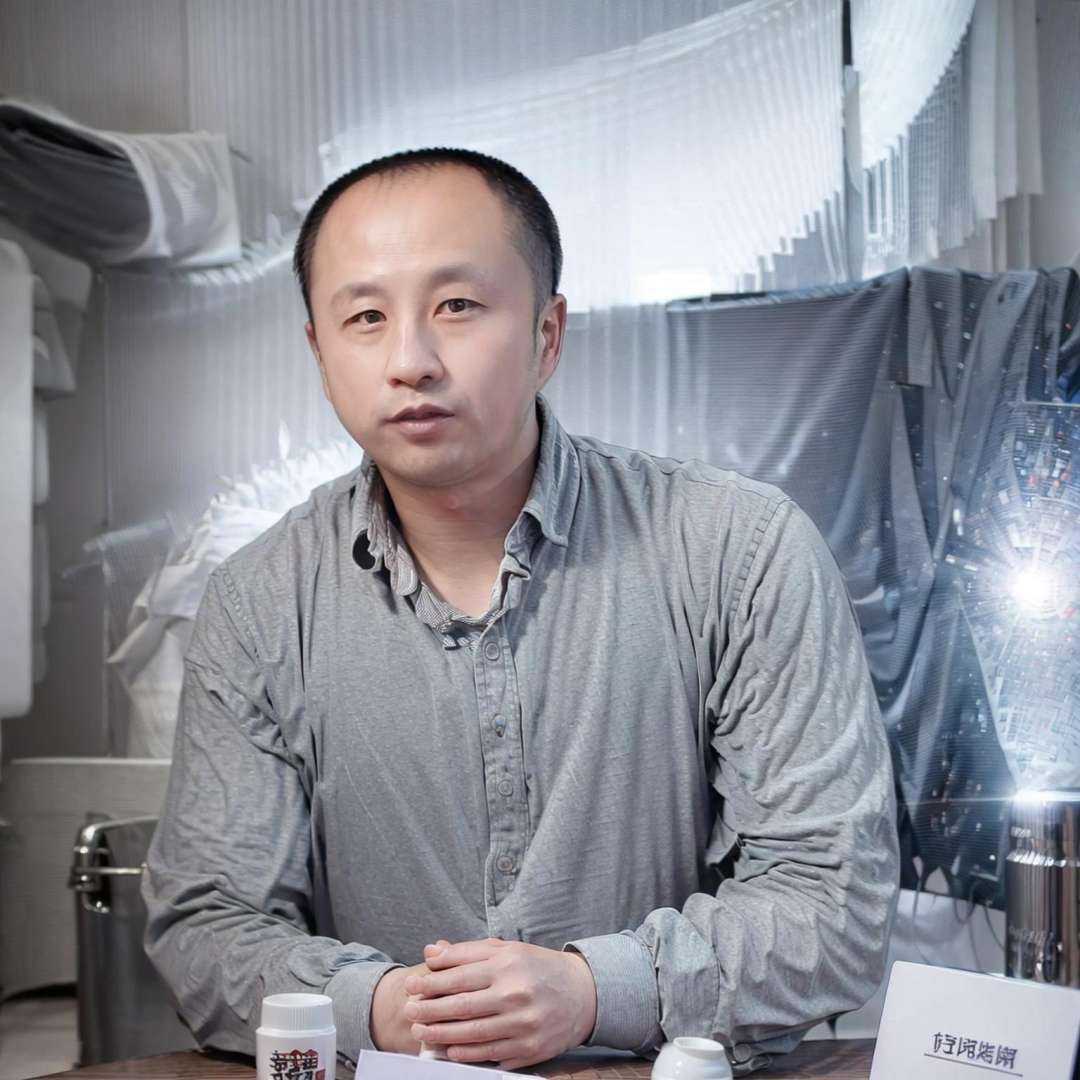 1man,masterpiece, business suit, upper body,  <lora:MA_QianZu:1>,photorealistic, ,40 yo,