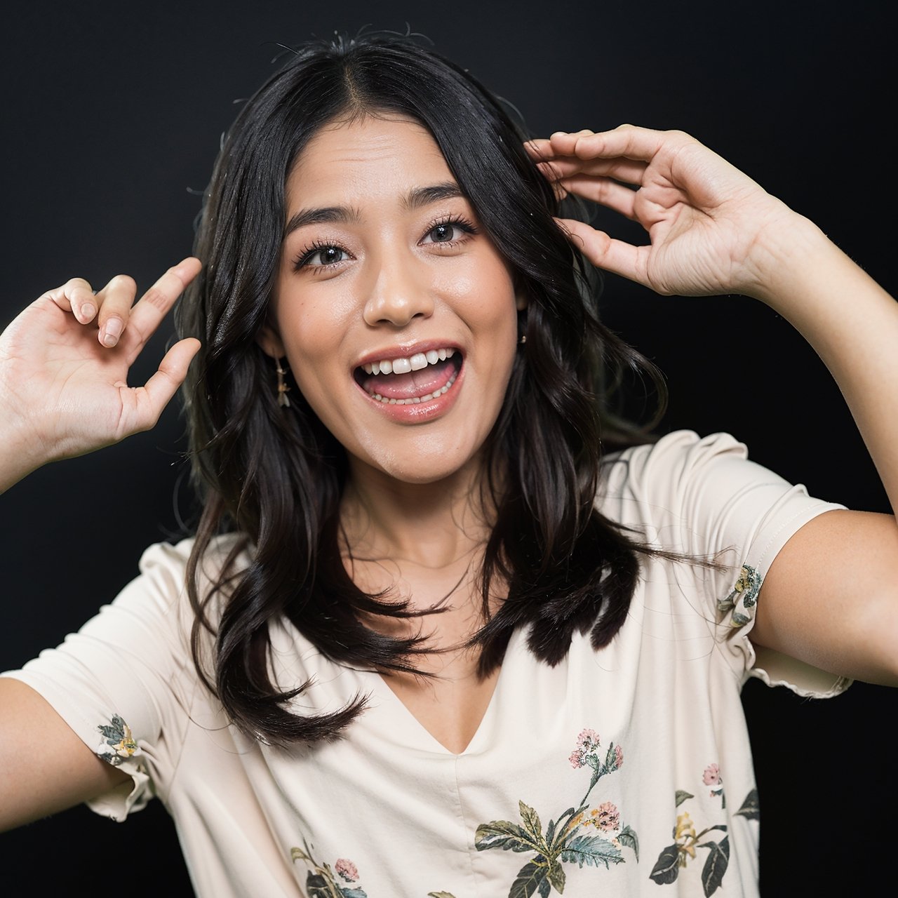 hair,  studio background,  22 year old woman on Tensor.Art