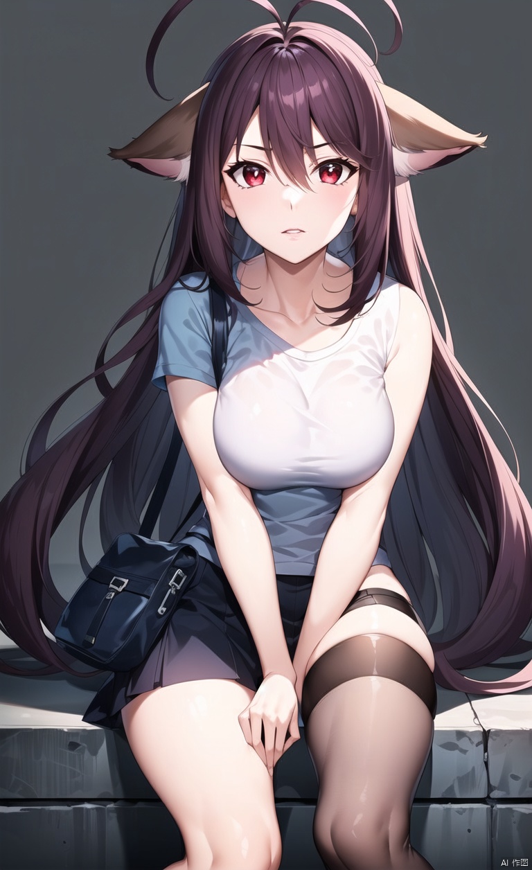 Fox ears, animal ears, ears on the left and right sides of the head,Knee injury,
Purple hair, red eyes, long hair, dull hair, (an antenna hair), hair between the eyes, bangs, simple background, clear background,
Urban background, T-shirt top, short sleeved T-shirt, short skirt, skirt, black stockings, black stockings, shoulder bag,