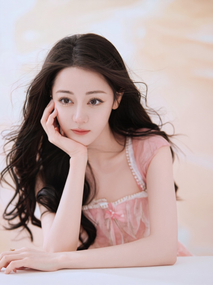 Z 女星 by SUNSHINE on Tensor.Art
