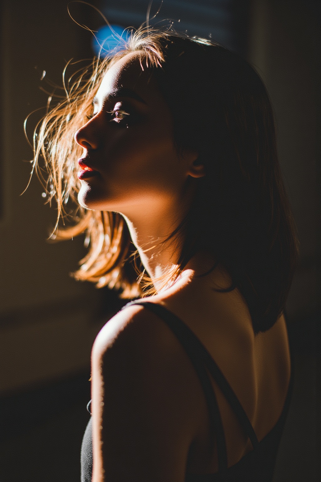 film grain,cinematic, fashion photo of a beautiful girl in the style of neomorphism, the transformation of minerals into polymorphs, glowing crystals, hyper detailed, photorealistic, detailed glow, ambient occlusion, side light, shadow,light master,film grain,