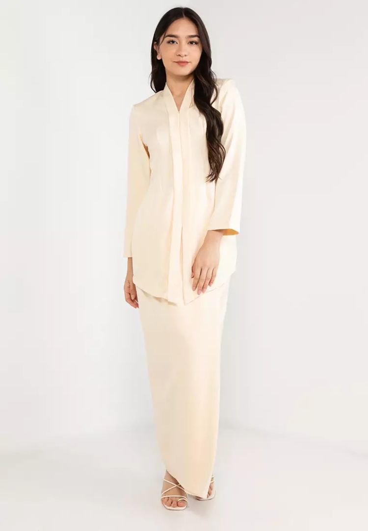 Baju kebaya ala mia by MiaValkyrie  on Tensor.Art